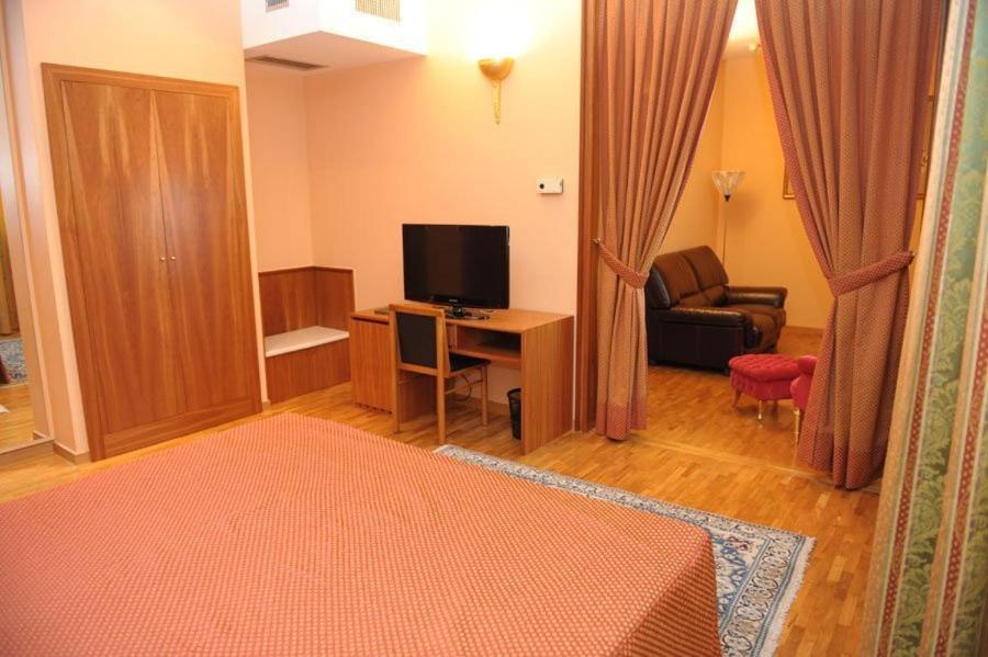 Hotel Svevo Джоя-дель-Колле Номер фото