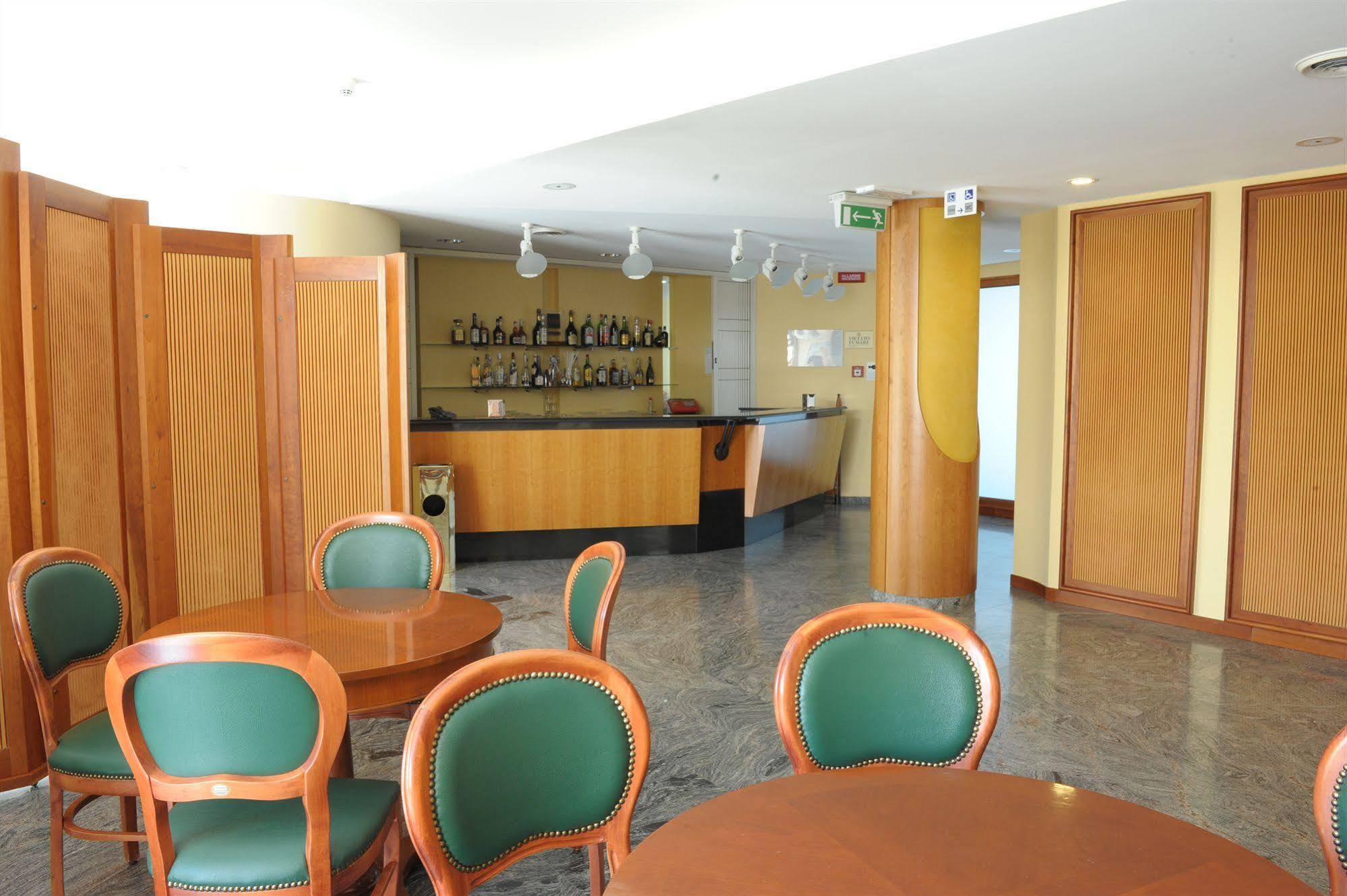 Hotel Svevo Джоя-дель-Колле Екстер'єр фото
